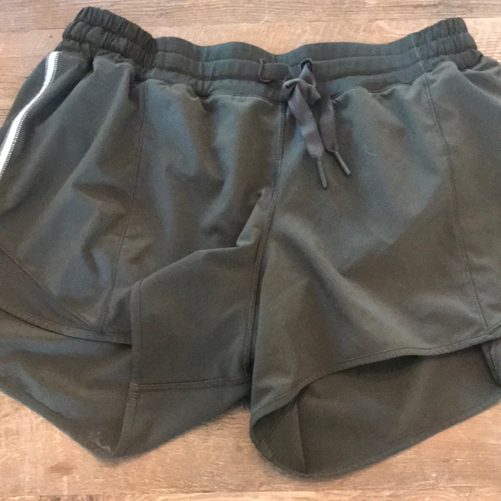 Lululemon shorty hotty hot 4” ❤️
